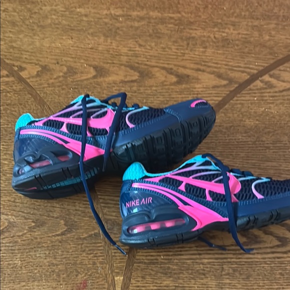 Nike Blue and Pink Athletic Shoes with Cushioned Sole - Picture 5 of 11